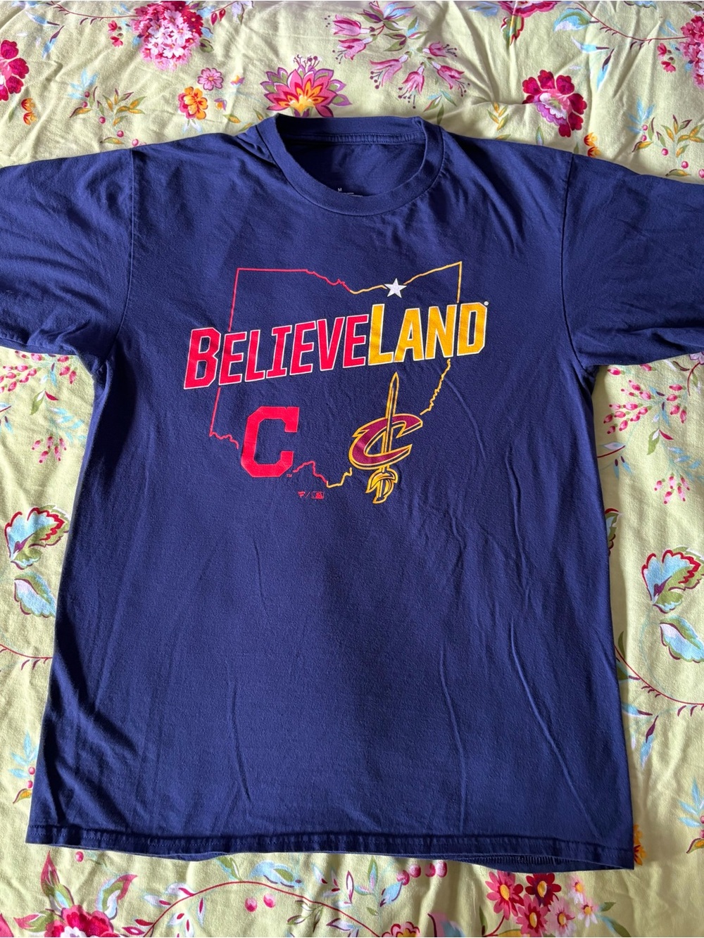 Believeland Cleveland Guardians Cavaliers x Fanatics NWOT navy tee medium 27x19
